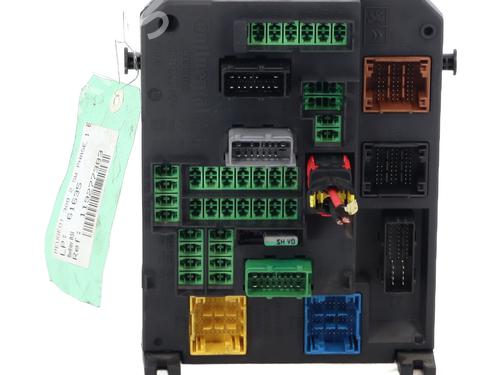 Used Fuse box PEUGEOT 308 SW II (LC_, LJ_, LR_, LX_, L4_) 1.6 HDi / BlueHDi 115 (LCBHXM, LCBHXT) (115 hp) 31704628