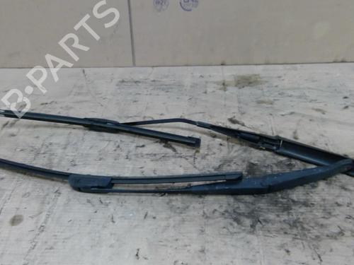 Used Front windshield wiper arm FIAT PUNTO (188_) 1.9 DS 60 (188.031, .051, .231, .251) (60 hp) 28216764