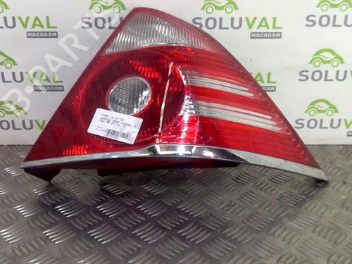 Used Right taillight FORD MONDEO III (B5Y) 2.0 16V TDDi / TDCi (115 hp) 21999651