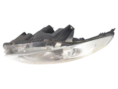 Used Right headlight Right headlight DACIA SANDERO 1.4 (BS0C, BS0A, BS0G, BS1F, BS0E) (75 hp) 32010013 32010013