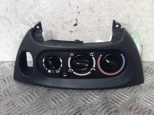 Airco bedieningspaneel RENAULT MEGANE I (BA0/1_) 1.6 16V (BA04, BA0B, BA11, BA1J, BA16, BA19, BA1K, BA1V,... (107 hp) 20351583