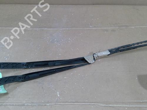 front-windshield-wiper-arm-kia-carens-iii-mpv-un-2006-2007-2008-2009-2010-2011-2012-2013-30562516 main image