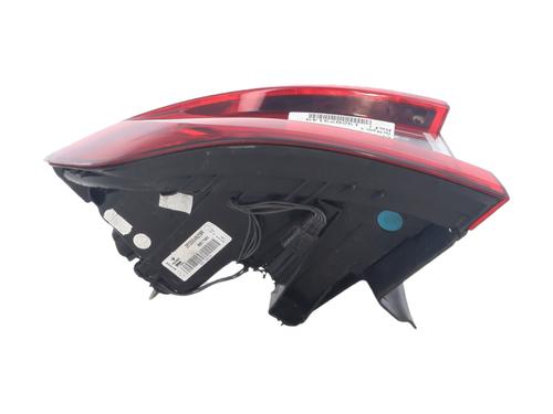 left-taillight-renault-megane-iv-hatchback-b9amn_-2015-39258247 main image