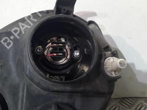 Used Right headlight VW POLO (9N_, 9A_) 1.2 12V (64 hp) 20352211