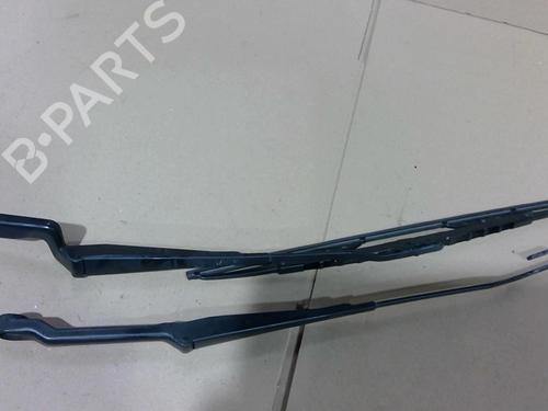 Used Front windshield wiper arm Front windshield wiper arm 31070042 31070042