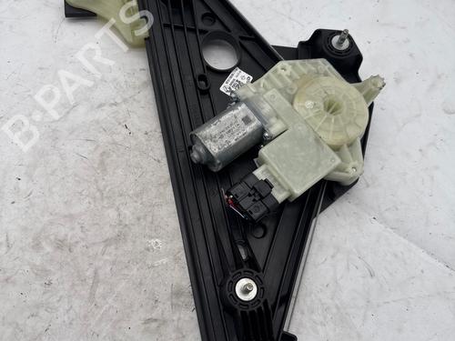 rudehejsemekanisme-venstre-bagtil-renault-clio-v-b7_-2019-37742861 main image