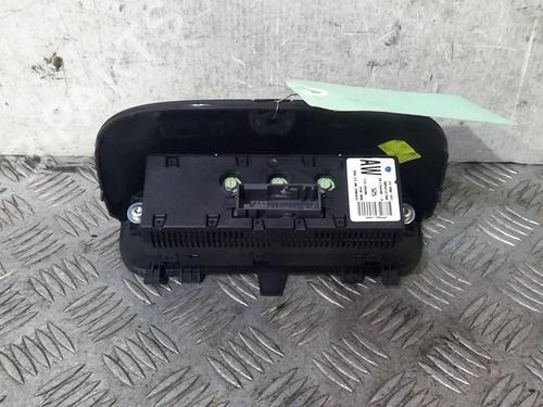 Used Display monitor OPEL MERIVA A MPV (X03) 1.3 CDTI (E75) (75 hp) 20363460