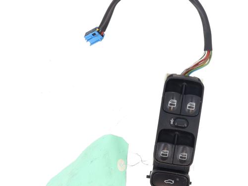 Used Left front window switch MERCEDES-BENZ C-CLASS (W203) C 220 CDI (203.006) (136 hp) 30362311