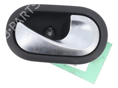 Used Front right interior door handle Front right interior door handle RENAULT MODUS / GRAND MODUS (F/JP0_) 1.5 dCi (FP0D, JP0D) (82 hp) 28570720 28570720