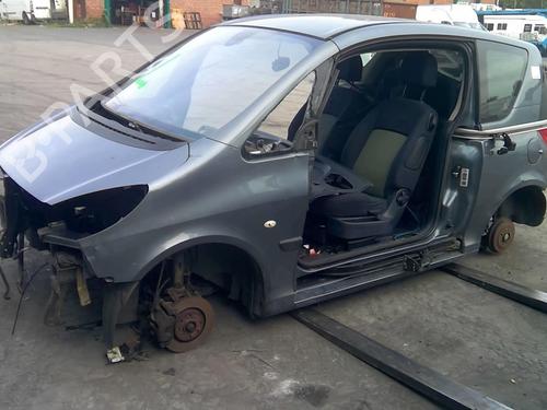 Left front fog light PEUGEOT 1007 (KM_) 1.4 HDi | BP20369514C30 