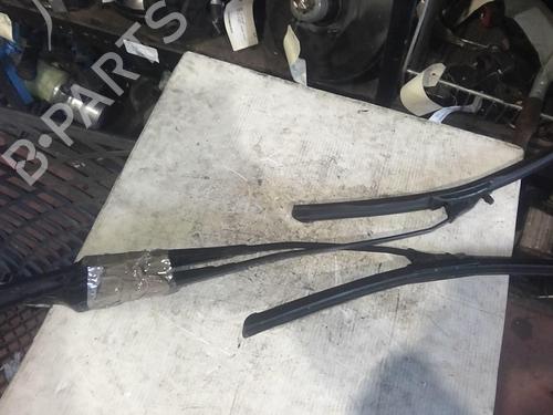 Used Front windshield wiper arm Front windshield wiper arm 21557995 21557995