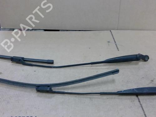 Used Front windshield wiper arm FIAT 500 (312_) 1.3 D Multijet (312AXB1A) (75 hp) 26183266