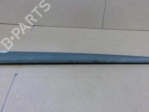 Used Door moulding trim RENAULT MEGANE III Hatchback (BZ0/1_, B3_) 1.5 dCi (BZ09, BZ0D, BZ1W, BZ29, BZ14) (110 hp) 29041884