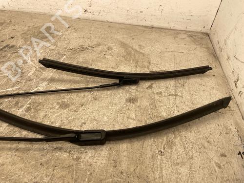 Used Front windshield wiper arm Front windshield wiper arm PEUGEOT 308 II (LB_, LP_, LW_, LH_, L3_) 1.2 THP 130 (131 hp) 40440884 40440884