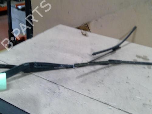 front-windshield-wiper-arm-renault-trafic-iii-van-fg_-2014-32467461 main image