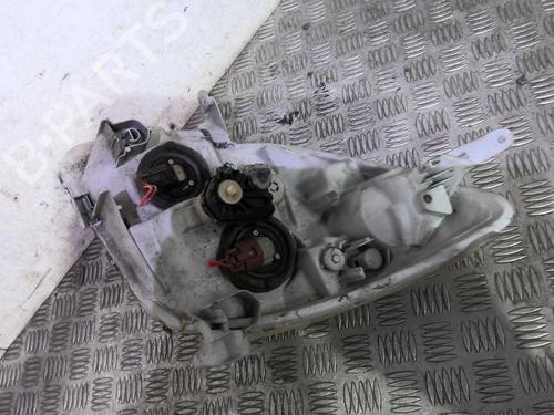 Used Right headlight TOYOTA COROLLA Verso (_E12_) 2.0 D-4D (CDE120_, CDE120R) (90 hp) 20358822