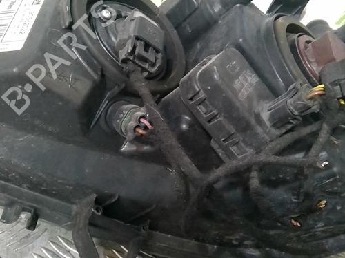 Right headlight OPEL ZAFIRA A MPV (T98) 2.0 DI 16V (F75) | BP20369769C29