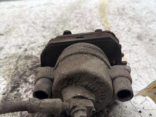 Used Right front brake caliper Right front brake caliper VW GOLF VII (5G1, BQ1, BE1, BE2) 1.6 TDI (105 hp) 40440628 40440628