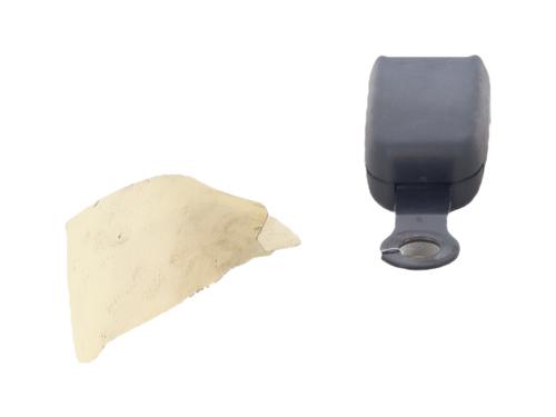seat-buckle-nissan-pick-up-d22-1997-39957431 main image