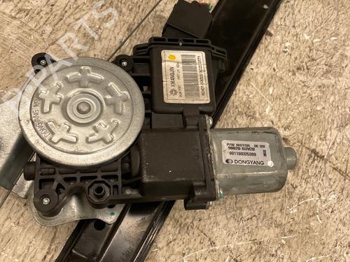 Front left window mechanism CHEVROLET TRAX 1.7 TD | BP36591474C22 - Image 2