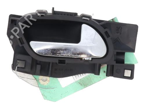 Used Rear right interior door handle Rear right interior door handle PEUGEOT 308 I (4A_, 4C_) 2.0 HDi (136 hp) 29560019 29560019