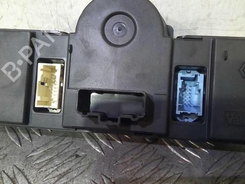 Used Climate control RENAULT SCÉNIC II (JM0/1_) 1.5 dCi (JM1E, JM16) (106 hp) 20357328
