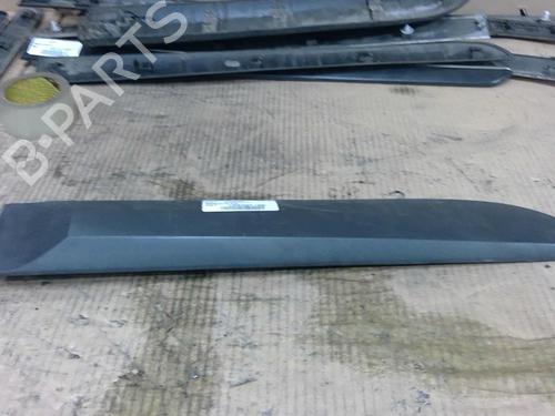 Used Door moulding trim RENAULT MEGANE III Hatchback (BZ0/1_, B3_) 1.5 dCi (BZ09, BZ0D, BZ1W, BZ29, BZ14) (110 hp) 27637528