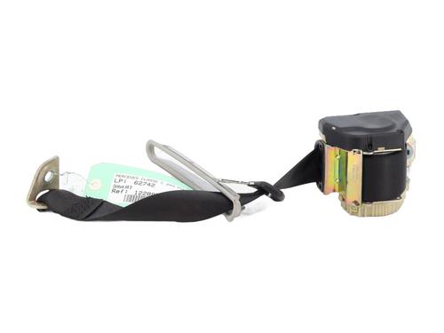 rear-right-seatbelt-mercedes-benz-c-class-w203-2000-2001-2002-2003-2004-2005-2006-2007-33328706 main image