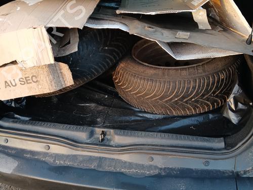 Steering wheel RENAULT SCÉNIC II (JM0/1_) 1.5 dCi (JM1E, JM16) | BP31365879C49