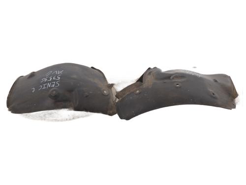 Used Wheel arch RENAULT SCÉNIC II (JM0/1_) 1.5 dCi (JM02, JM13) (101 hp) 26184265