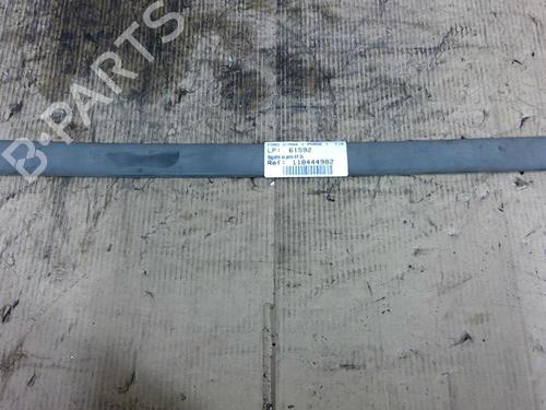 door-moulding-trim-ford-focus-c-max-dm2-2003-2004-2005-2006-2007-31704384 main image