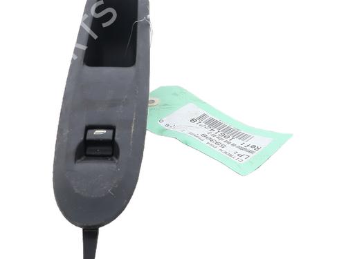 Used Right front window switch Right front window switch CITROËN DS4 (NX_) 1.6 HDi 115 (114 hp) 26135519 26135519