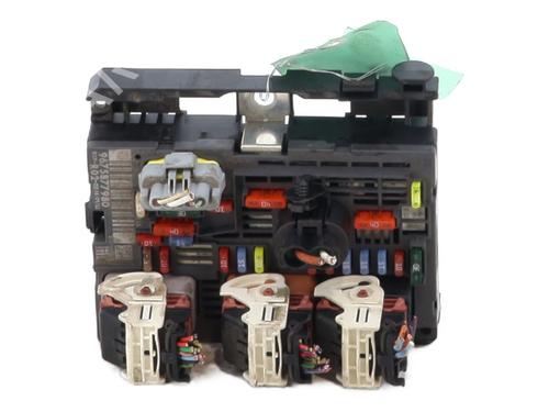 Used Fuse box PEUGEOT 5008 (0U_, 0E_) 1.6 HDi (112 hp) 32509028