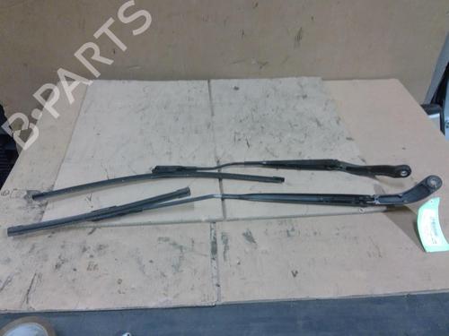 Braccio tergicristallo anteriore NISSAN QASHQAI I (J10, NJ10) 1.6 (114 hp) 32102842