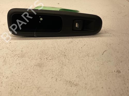 Used Right rear window switch Right rear window switch 36591992 36591992