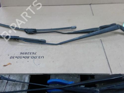 Used Front windshield wiper arm PEUGEOT 206 Hatchback (2A/C) 2.0 HDI 90 (90 hp) 26183701