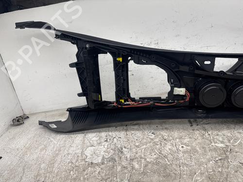 Used Middle console Middle console BMW 1 (E81) 123 d (204 hp) 40031157 40031157