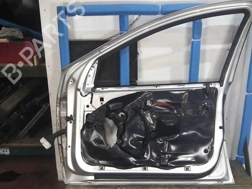 Used Right front door Right front door 20366760 20366760
