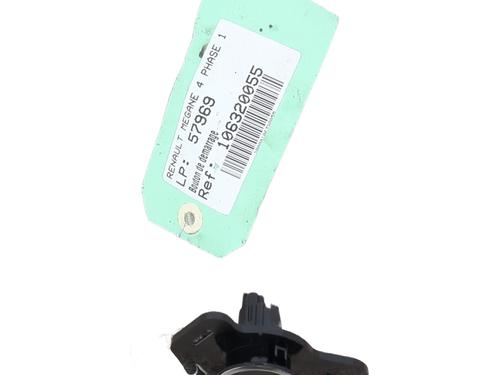 switch-renault-megane-iv-hatchback-b9amn_-2015-26184347 main image