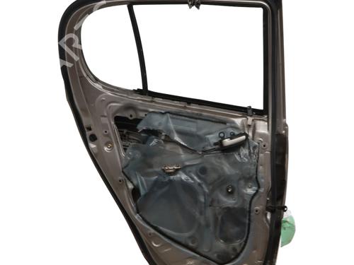 Dør venstre bagtil Dør venstre bagtil TOYOTA YARIS (_P1_) 1.4 D-4D (NLP10_, NLP10R) (75 hp) 31604320 31604320
