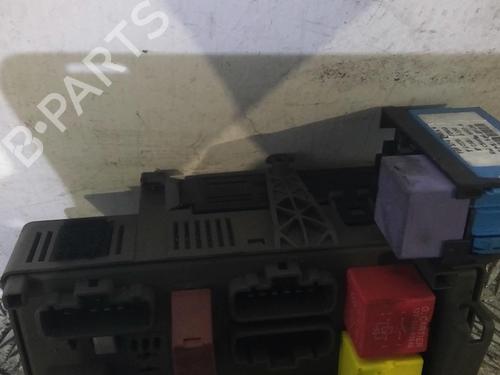 Used Fuse box Fuse box RENAULT LAGUNA II (BG0/1_) 1.9 dCi (107 hp) 20368239 20368239