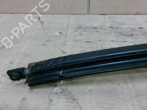 front-right-quarter-glass-citroen-c3-pluriel-hb_-2003-28357953 main image