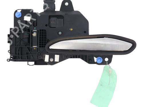 Used Rear right exterior door handle Rear right exterior door handle DS DS 3 / DS 3 CROSSBACK (UR_, UC_, UJ_) 1.5 BlueHDi 130 (UCYHZR) (130 hp) 33472351 33472351