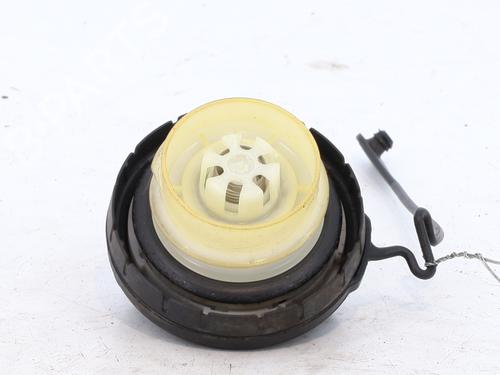 Used Fuel cap Fuel cap TOYOTA YARIS (_P13_) 1.0 (KSP130_, KSP130) (69 hp) 29840554 29840554