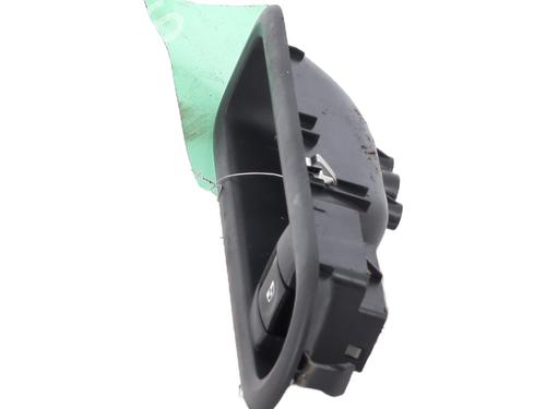 Used Right front window switch Right front window switch RENAULT CLIO III (BR0/1, CR0/1) 1.2 16V (BR02, BR0J, BR11, CR02, CR0J, CR11) (75 hp) 21057870 21057870