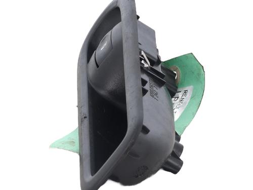 Used Right front window switch Right front window switch RENAULT CLIO III (BR0/1, CR0/1) 1.2 16V (BR02, BR0J, BR11, CR02, CR0J, CR11) (75 hp) 22653711 22653711