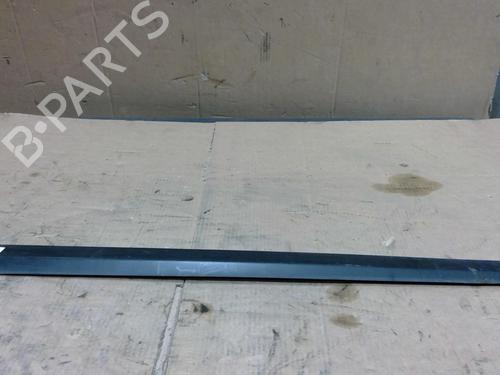 Modanatura portiera PEUGEOT 308 I (4A_, 4C_) 1.6 HDi (92 hp) 32288719