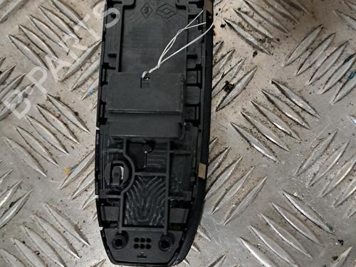 Left front window switch RENAULT ARKANA I (LCM_, LDN_) 1.3 TCe 140 (LDN0) | BP29863298I27