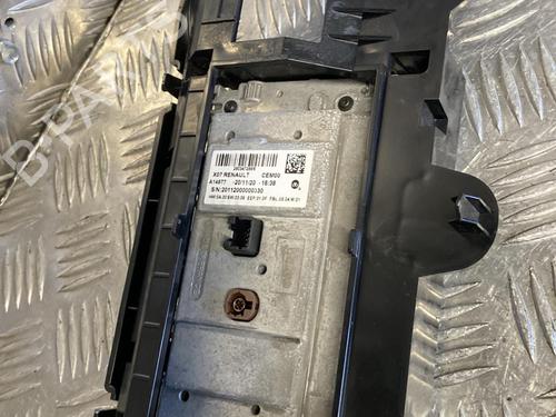 Used Display monitor RENAULT TWINGO III (BCM_, BCA_) 1.0 SCe 65 (BCMJ) (65 hp) 22095694