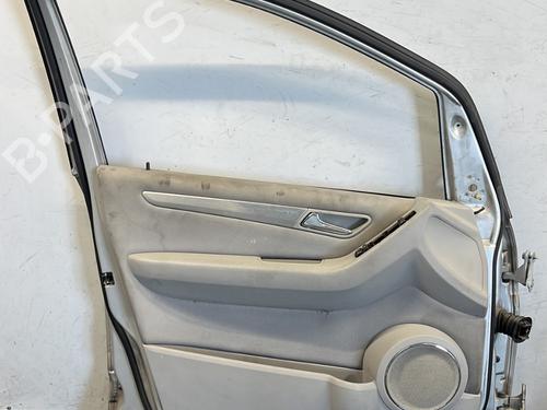Used Left front door MERCEDES-BENZ B-CLASS Sports Tourer (W245) B 200 CDI (245.208) (140 hp) 24178961